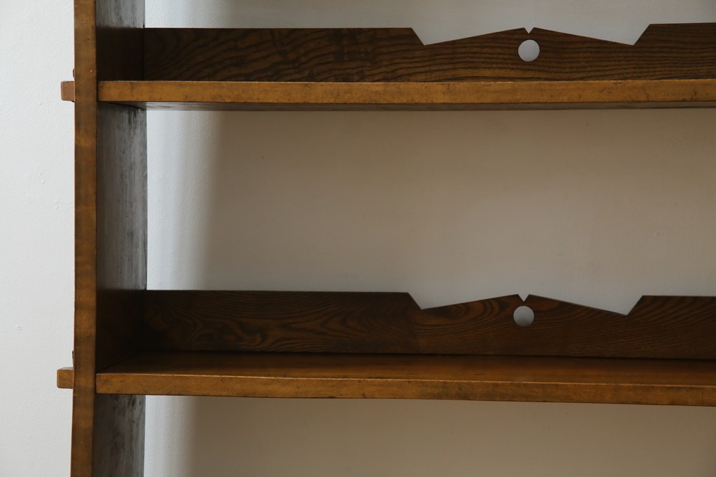 和製アンティーク　カバ材　ナラ材　彫刻と象嵌入り!　楔式のレトロな本棚　(R-074139)