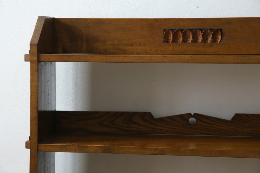 和製アンティーク　カバ材　ナラ材　彫刻と象嵌入り!　楔式のレトロな本棚　(R-074139)