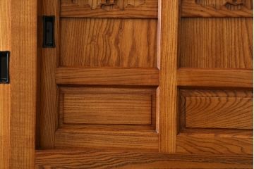 中古　美品　美しい木目と品のある佇まいが魅力の重ね水屋箪笥(収納箪笥、戸棚、収納棚、食器棚)(R-074143)