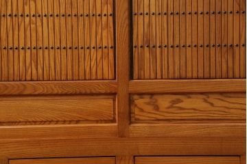 中古　美品　美しい木目と品のある佇まいが魅力の重ね水屋箪笥(収納箪笥、戸棚、収納棚、食器棚)(R-074143)