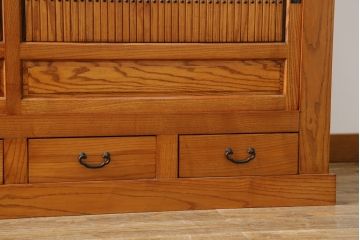 中古　美品　美しい木目と品のある佇まいが魅力の重ね水屋箪笥(収納箪笥、戸棚、収納棚、食器棚)(R-074143)