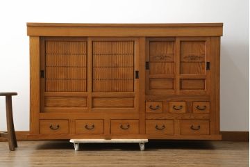 中古　美品　美しい木目と品のある佇まいが魅力の水屋箪笥サイドボード(引き出し、収納棚、戸棚、食器棚)(R-074144)