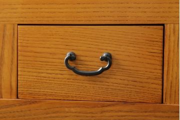 中古　美品　美しい木目と品のある佇まいが魅力の水屋箪笥サイドボード(引き出し、収納棚、戸棚、食器棚)(R-074144)
