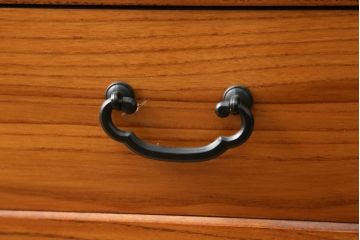 中古　美品　美しい木目と品のある佇まいが魅力の水屋箪笥サイドボード(引き出し、収納棚、戸棚、食器棚)(R-074145)