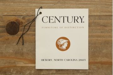 中古　美品!!　アメリカ最高級家具　センチュリー社(CENTURY)　クラシカルなデザインが高級感漂うサイドボード(チェスト、洋服タンス、収納箪笥、引き出し)(定価約130万円)(R-074146)