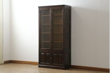 中古　北海道民芸家具　落ち着いた佇まいとシンプルなデザインが魅力的な書棚(ブックケース、本箱、収納棚、戸棚、食器棚、カップボード、飾り棚、キャビネット)(R-074155)