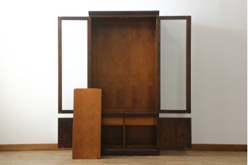中古　北海道民芸家具　落ち着いた佇まいとシンプルなデザインが魅力的な書棚(ブックケース、本箱、収納棚、戸棚、食器棚、カップボード、飾り棚、キャビネット)(R-074155)