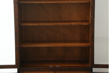 中古　北海道民芸家具　落ち着いた佇まいとシンプルなデザインが魅力的な書棚(ブックケース、本箱、収納棚、戸棚、食器棚、カップボード、飾り棚、キャビネット)(R-074155)