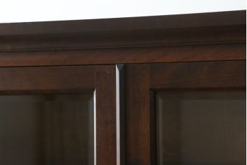 中古　北海道民芸家具　落ち着いた佇まいとシンプルなデザインが魅力的な書棚(ブックケース、本箱、収納棚、戸棚、食器棚、カップボード、飾り棚、キャビネット)(R-074155)
