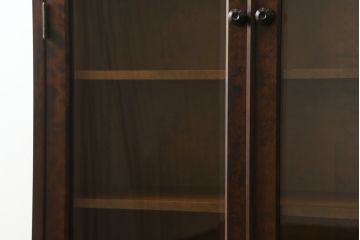 中古　北海道民芸家具　落ち着いた佇まいとシンプルなデザインが魅力的な書棚(ブックケース、本箱、収納棚、戸棚、食器棚、カップボード、飾り棚、キャビネット)(R-074155)