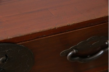 和製アンティーク　桜丸金具　年月を経た風合いが魅力的な重ね米沢箪笥　(R-074160)
