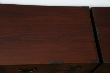 和製アンティーク　桜丸金具　年月を経た風合いが魅力的な重ね米沢箪笥　(R-074160)