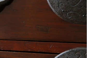 和製アンティーク　桜丸金具　年月を経た風合いが魅力的な重ね米沢箪笥　(R-074160)
