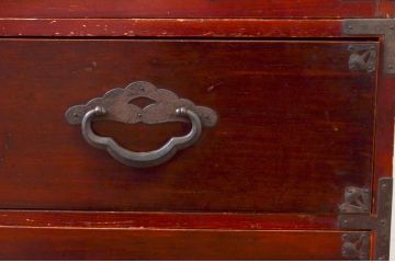 和製アンティーク　桜丸金具　年月を経た風合いが魅力的な重ね米沢箪笥(重ね箪笥、収納箪笥、衣装箪笥、小箪笥、時代箪笥)(R-074160)