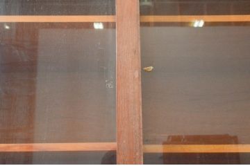和製ビンテージ　ゆらゆらガラス　大振り　幅200cm　ナラ材　レトロな雰囲気の二段重ね収納棚(ガラスケース、キャビネット、戸棚、食器棚、飾り棚、店舗什器、ヴィンテージ)(R-074170)