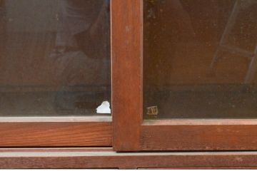 和製ビンテージ　ゆらゆらガラス　大振り　幅200cm　ナラ材　レトロな雰囲気のサイドボード(ガラスケース、サイドキャビネット、食器棚、収納棚、飾り棚、戸棚、ヴィンテージ)(R-074172)