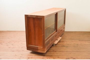 和製ビンテージ　ゆらゆらガラス　大振り　幅200cm　ナラ材　レトロな雰囲気のサイドボード(ガラスケース、サイドキャビネット、食器棚、収納棚、飾り棚、戸棚、ヴィンテージ)(R-074172)
