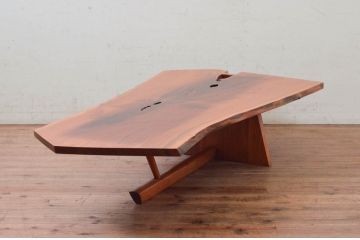 和製ビンテージ　レア　ジョージナカシマ　刻印なしの年代もの!!　小田急ハルク購入　MINGURENII COFFEE TABLE　濃淡の杢目が魅力的!素材のかたちを贅沢に活かしたコーヒーテーブル(ジョージ・ナカシマ、ミングレンII、ローテーブル、リビングテーブル、センターテーブル、ヴィンテージ、契り)(R-074177)