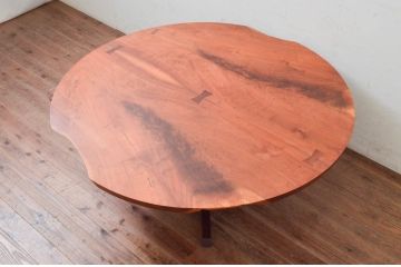 和製ビンテージ　レア　ジョージナカシマ　刻印なしの年代もの!!　小田急ハルク購入　ROUND TABLE　素材のかたちと杢目を活かしたラウンドテーブル(ジョージ・ナカシマ、丸テーブル、ローテーブル、リビングテーブル、センターテーブル、ヴィンテージ、契り)(R-074179)