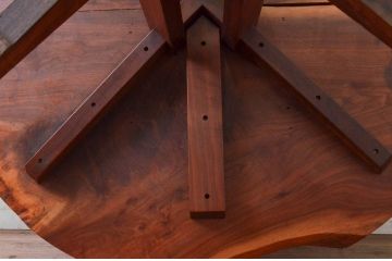 和製ビンテージ　レア　ジョージナカシマ　刻印なしの年代もの!!　小田急ハルク購入　ROUND TABLE　素材のかたちと杢目を活かしたラウンドテーブル(ジョージ・ナカシマ、丸テーブル、ローテーブル、リビングテーブル、センターテーブル、ヴィンテージ、契り)(R-074179)