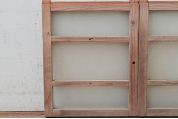 アンティーク建具　古き良き時代の趣を感じる小窓2枚セット(引き戸、ガラス戸)(R-074188)