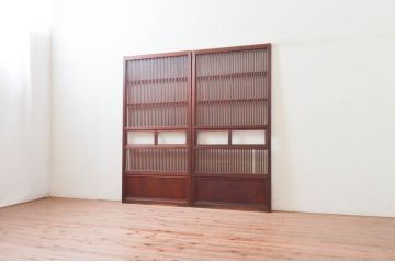 アンティーク建具　整然と並ぶ格子が美しく上品な格子戸2枚セット(引き戸、ガラス帯戸)(R-074190)
