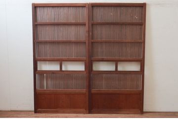 アンティーク建具　整然と並ぶ格子が美しく上品な格子戸2枚セット(引き戸、ガラス帯戸)(R-074190)