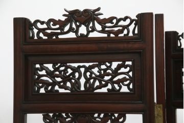 アジアンビンテージ　美品　花梨(カリン)材　迫力ある彫刻のデザインが目を惹く四連衝立て(パーテーション、衝い立て、つい立て、仕切り、ヴィンテージ)(定価約48万円)(R-074196)