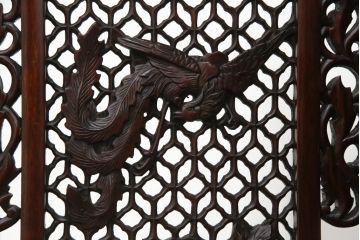 アジアンビンテージ　美品　花梨(カリン)材　迫力ある彫刻のデザインが目を惹く四連衝立て(パーテーション、衝い立て、つい立て、仕切り、ヴィンテージ)(定価約48万円)(R-074196)