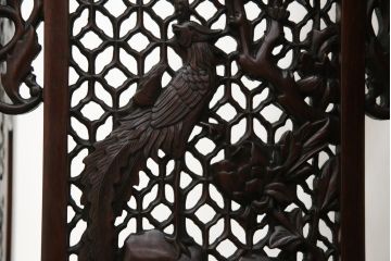 アジアンビンテージ　美品　花梨(カリン)材　迫力ある彫刻のデザインが目を惹く四連衝立て(パーテーション、衝い立て、つい立て、仕切り、ヴィンテージ)(定価約48万円)(R-074196)