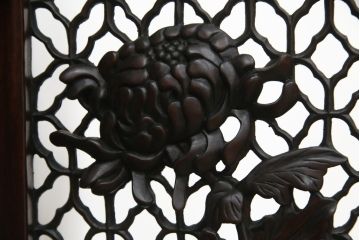 アジアンビンテージ　美品　花梨(カリン)材　迫力ある彫刻のデザインが目を惹く四連衝立て(パーテーション、衝い立て、つい立て、仕切り、ヴィンテージ)(定価約48万円)(R-074196)