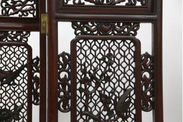 アジアンビンテージ　美品　花梨(カリン)材　迫力ある彫刻のデザインが目を惹く四連衝立て(パーテーション、衝い立て、つい立て、仕切り、ヴィンテージ)(定価約48万円)(R-074196)