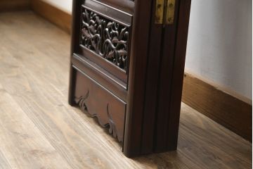 アジアンビンテージ　美品　花梨(カリン)材　迫力ある彫刻のデザインが目を惹く四連衝立て(パーテーション、衝い立て、つい立て、仕切り、ヴィンテージ)(定価約48万円)(R-074196)