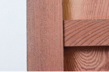 アンティーク建具　総欅(ケヤキ)材　美しく流れるような杢目が目を惹くマス目格子蔵戸1枚(きつね格子、狐格子、玄関戸、玄関ドア、引き戸、枡格子、格子戸、マス目、升目)(R-074198)