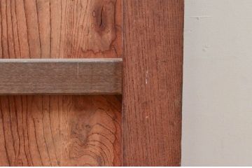 アンティーク建具　総欅(ケヤキ)材　美しく流れるような杢目が目を惹くマス目格子蔵戸1枚(きつね格子、狐格子、玄関戸、玄関ドア、引き戸、枡格子、格子戸、マス目、升目)(R-074198)
