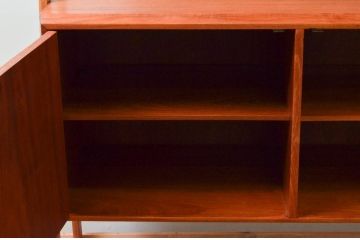 デンマークビンテージ　チーク材　北欧テイストのお部屋づくりにぴったり!!木の温もりを感じさせる洗練されたフォルムのサイドボード(キャビネット、収納棚、戸棚、ヴィンテージ、北欧)(R-074204)