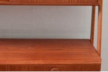 デンマークビンテージ　チーク材　北欧テイストのお部屋づくりにぴったり!!木の温もりを感じさせる洗練されたフォルムのサイドボード(キャビネット、収納棚、戸棚、ヴィンテージ、北欧)(R-074204)