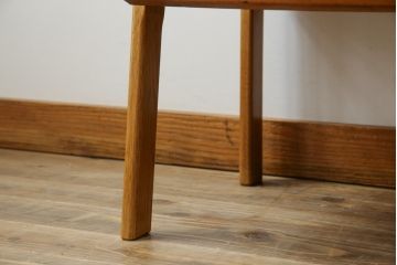 デンマークビンテージ　チーク材　北欧テイストのお部屋づくりにぴったり!!木の温もりを感じさせる洗練されたフォルムのサイドボード(キャビネット、収納棚、戸棚、ヴィンテージ、北欧)(R-074204)
