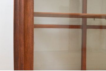 和製アンティーク　高級品　槐(エンジュ)材　太い框組の重厚さが存在感を際立たせる特注ガラスケース(Gケース、ショーケース、飾り棚、陳列棚、店舗什器)(R-074206)
