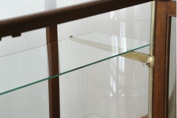 イギリスアンティーク　希少サイズ　パーケットリーが目を惹く!! 華やかな雰囲気漂うオーバルガラスケース(ショーケース、Rガラス、曲げガラス、陳列棚、飾り棚、店舗什器、英国)(R-074207)