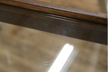 イギリスアンティーク　希少サイズ　パーケットリーが目を惹く!! 華やかな雰囲気漂うオーバルガラスケース(ショーケース、Rガラス、曲げガラス、陳列棚、飾り棚、店舗什器、英国)(R-074207)