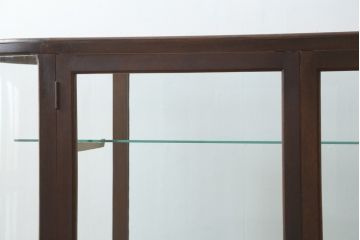 イギリスアンティーク　希少サイズ　パーケットリーが目を惹く!! 華やかな雰囲気漂うオーバルガラスケース(ショーケース、Rガラス、曲げガラス、陳列棚、飾り棚、店舗什器、英国)(R-074207)