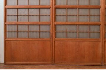 アンティーク建具　赤みがかった木色と整然と並ぶ格子が美しい裏障子付き格子戸3枚セット(引き戸、障子戸)(R-074209)