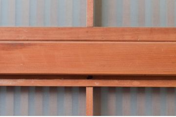 アンティーク建具　赤みがかった木色と整然と並ぶ格子が美しい裏障子付き格子戸3枚セット(引き戸、障子戸)(R-074209)