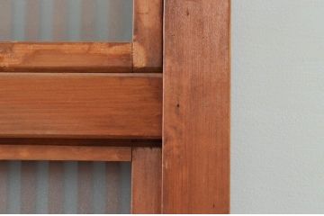 アンティーク建具　赤みがかった木色と整然と並ぶ格子が美しい裏障子付き格子戸3枚セット(引き戸、障子戸)(R-074209)