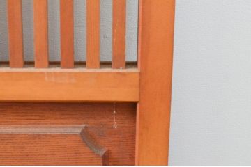 アンティーク建具　腰板欅(ケヤキ)材　上品な和空間を演出してくれる幅狭格子戸4枚セット(引き戸、ガラス帯戸)(R-074211)