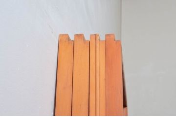 アンティーク建具　腰板欅(ケヤキ)材　上品な和空間を演出してくれる幅狭格子戸4枚セット(引き戸、ガラス帯戸)(R-074211)