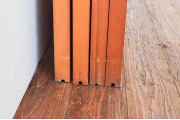 アンティーク建具　腰板欅(ケヤキ)材　上品な和空間を演出してくれる幅狭格子戸4枚セット(引き戸、ガラス帯戸)(R-074211)