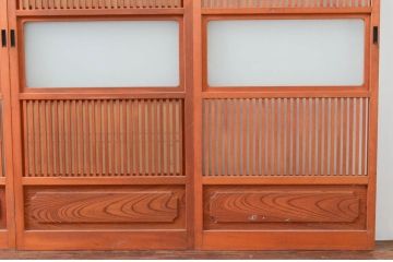 アンティーク建具　腰板欅(ケヤキ)材　上品な和空間を演出してくれる裏障子付き幅狭格子戸4枚セット(引き戸、ガラス帯戸、障子戸)(R-074212)