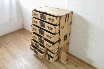 和製アンティーク　厚手で立派な打ち出し金具!!　総桐の六丁引き庄内箪笥(桐箪笥、桐たんす、整理タンス、衣装たんす、古箪笥、時代箪笥、引き出し)(R-074228)